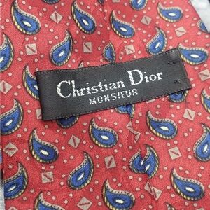 Christian Dior Monsieur
Red Silk Necktie with Blue Paisley Pattern